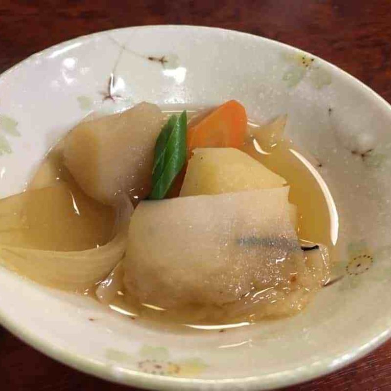 鯨の肉じゃが(割烹・小料理　輝石)