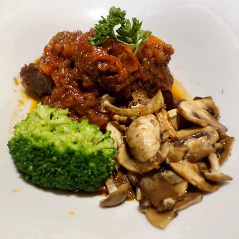 赤酒燉牛肉(大鵬灣食堂)