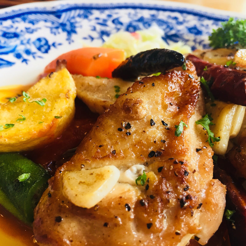 薩摩赤鶏の小悪魔風(洋食屋 青空 （ヨウリョクヤ アオゾラ）)