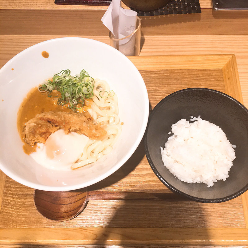 鶏天カレー釜玉(本町製麺所 天の上 JR新大阪店)