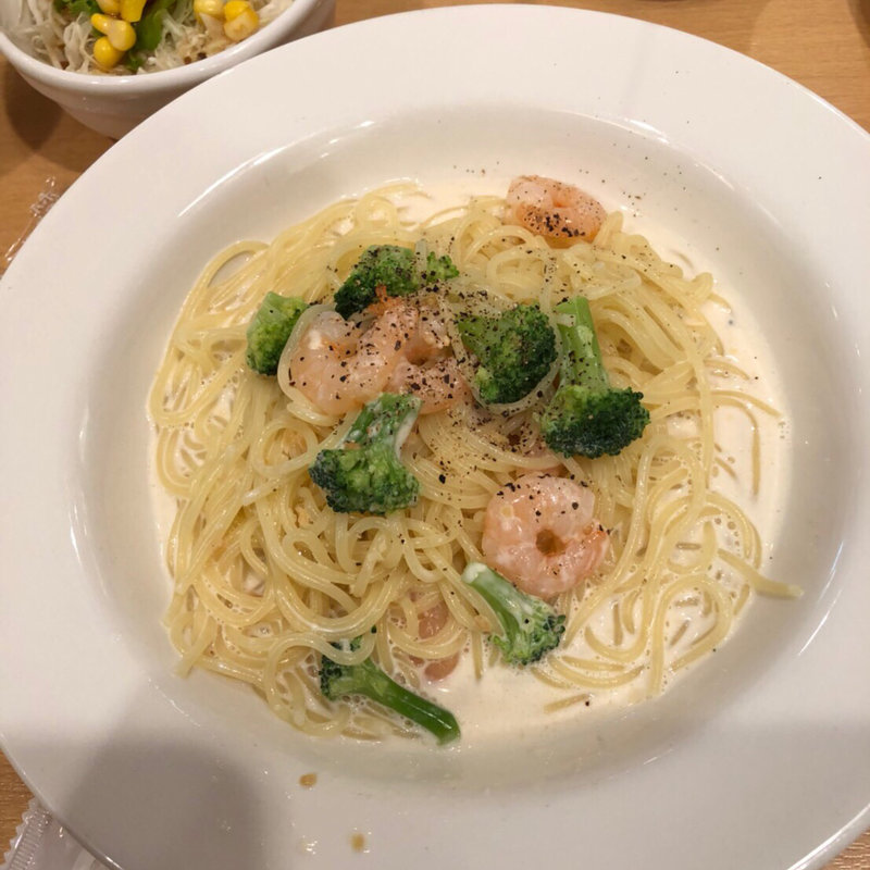 エビとブロッコリーガーリッククリームソース(ポポラマーマ カナート洛北)