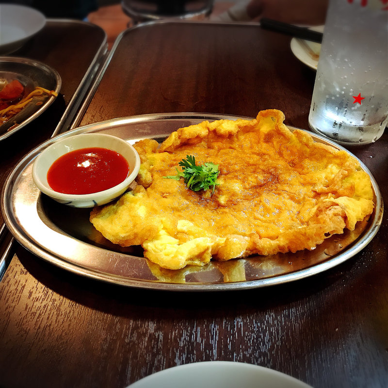 豚挽肉のタイ風オムレツ(タイ東北モーラム酒店)