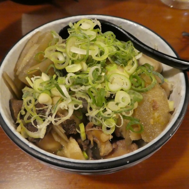 名物!ホルモン野菜母さん煮(大阪本町肉酒場閑太郎)