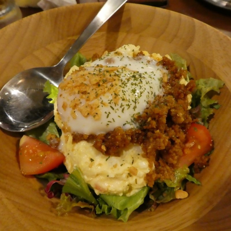 肉肉スパイスポテトサラダ(大阪本町肉酒場閑太郎)