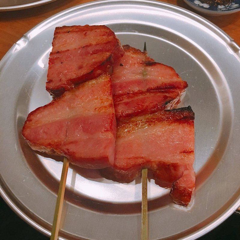 スモークベーコン 1本(肉のいちのへ 大森店)