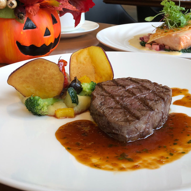 国産牛フィレ肉のグリル さつまいものピュレを添えて 香草風味のベルシーソース(カフェ クベール （CAFE COUVERT）)