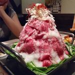 黒毛和牛サーロインの鉄板とろ肉タワー鍋(肉盛り酒場　とろにく　上野)