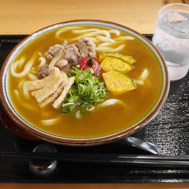 牛冷しカレーうどん(手打ちうどん　まる泉)