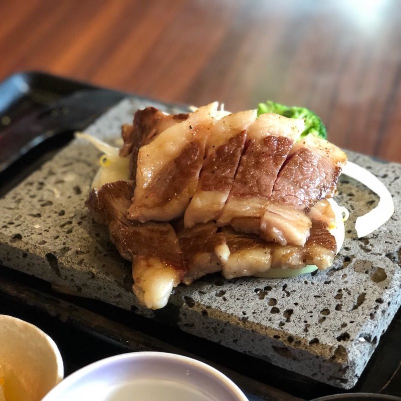 国産角切りステーキランチ(石焼ステーキ贅 長野若槻店 （ぜい）)