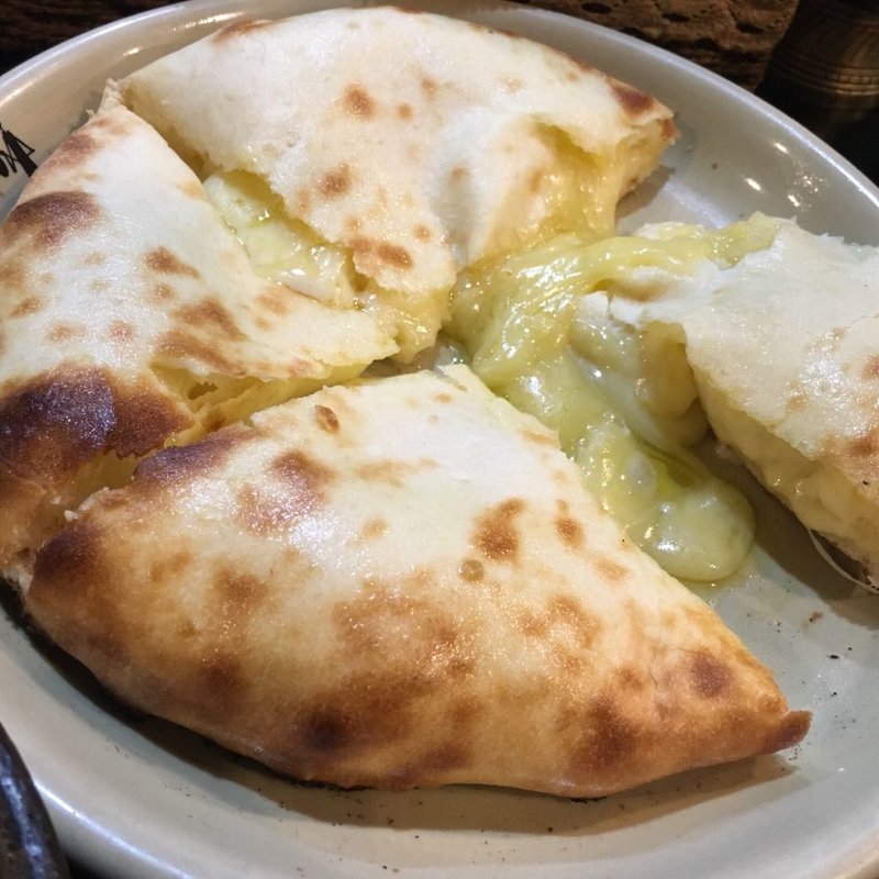 ■チーズナン(インド料理 シャティ （Shathi）)