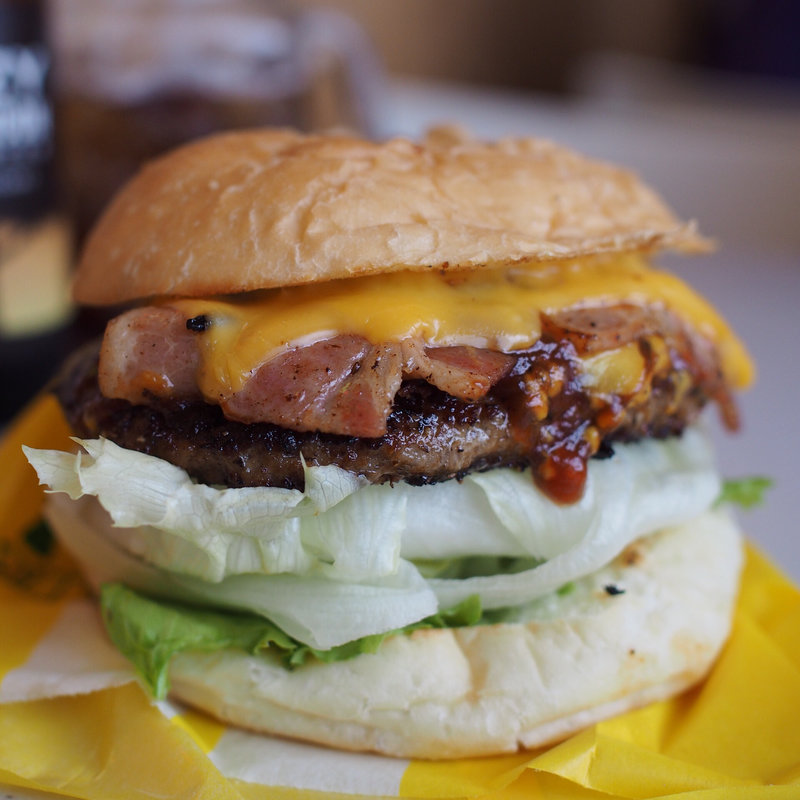 ベーコンチーズバーガー(BURGER STAND HOHRAI)