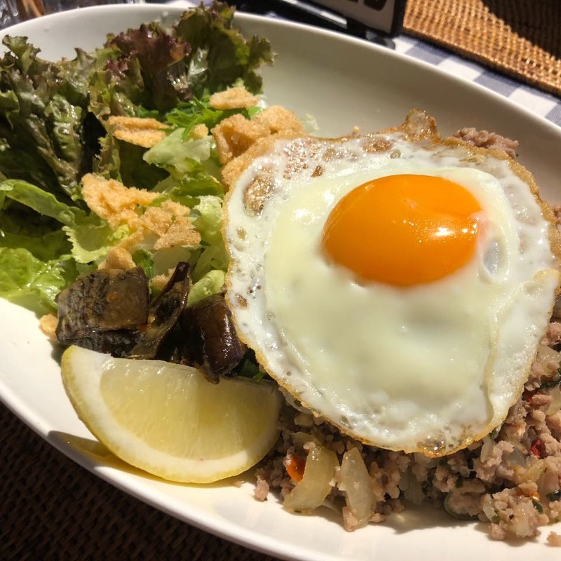 ガパオ(デコレッド　ルームズ （decored rooms）)