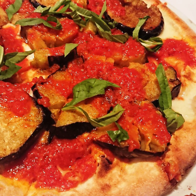 石窯薪焼きピッツァ　メランザーネ　(サンタ・アンジェロ)