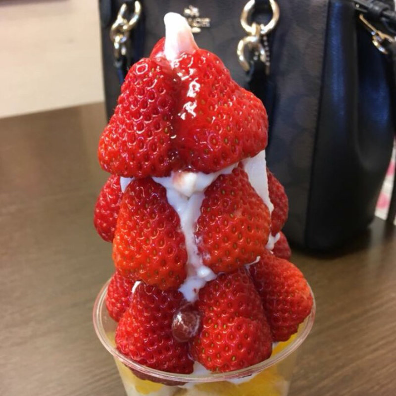 季節のフルーツパフェ(芳川屋)