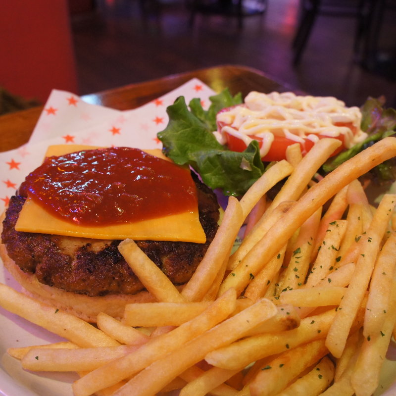 チーズバーガー(ブルームーン・カフェ （BLUE MOON CAFE）)