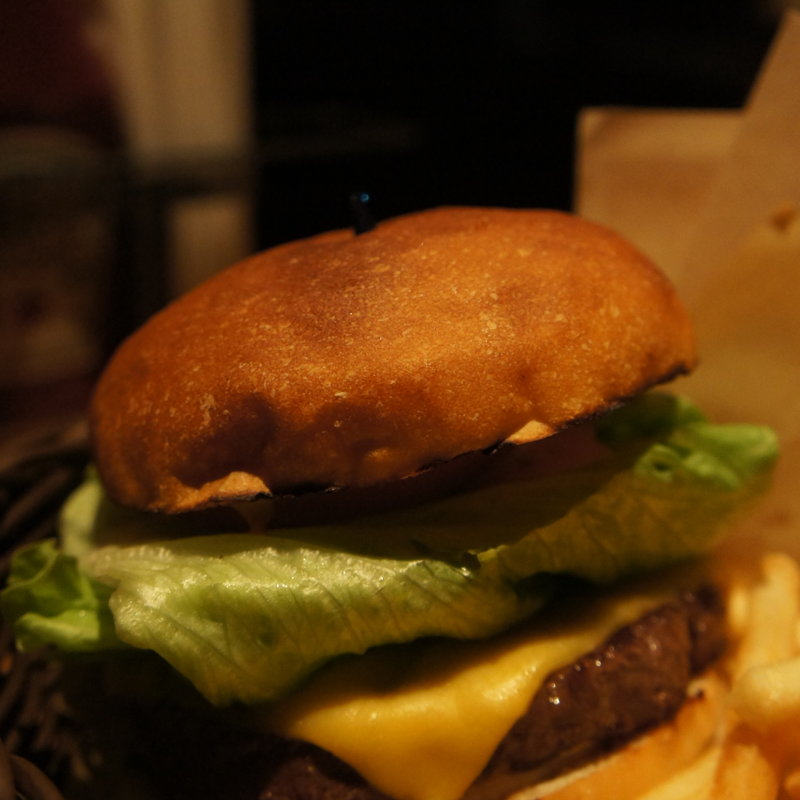 スモークハウスチーズバーガー(SMOKE HOUSE)