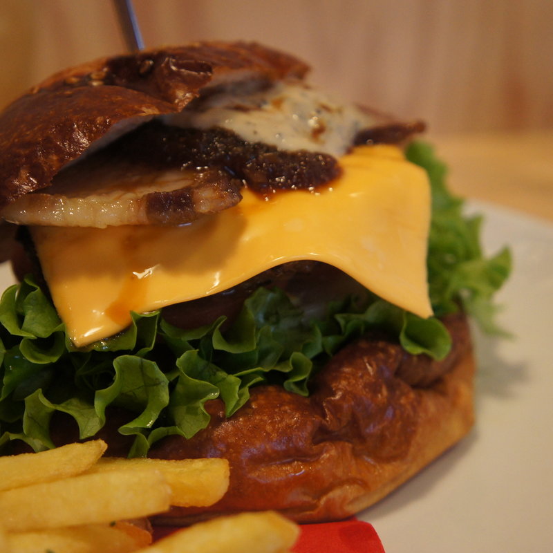 ベーコンチーズバーガー(メブキ )