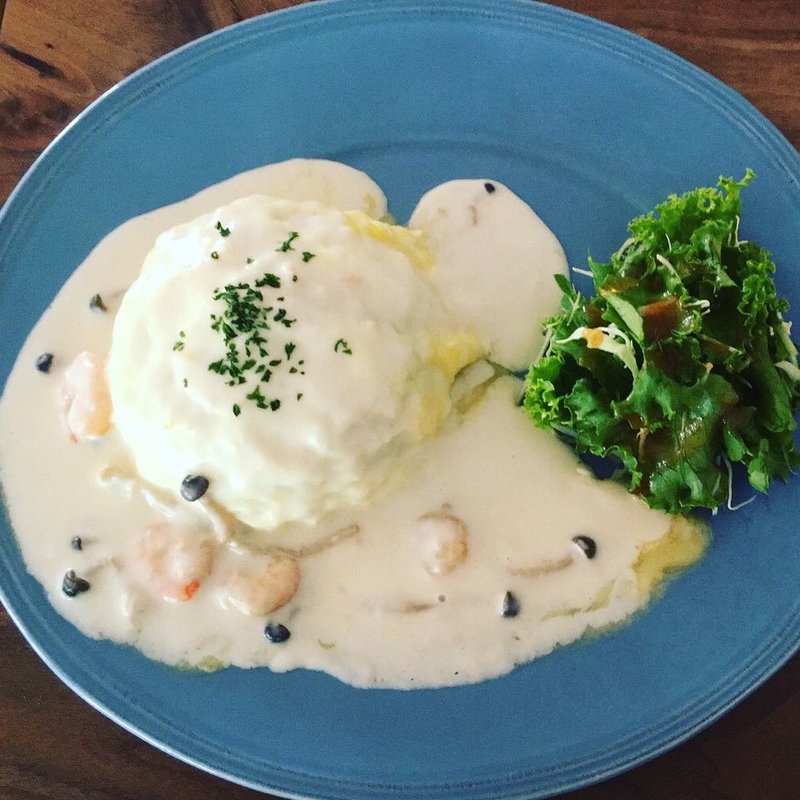 えびときのこのホワイトソースオムライス(キッチンと海・・・ )