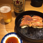 餃子1人前8個