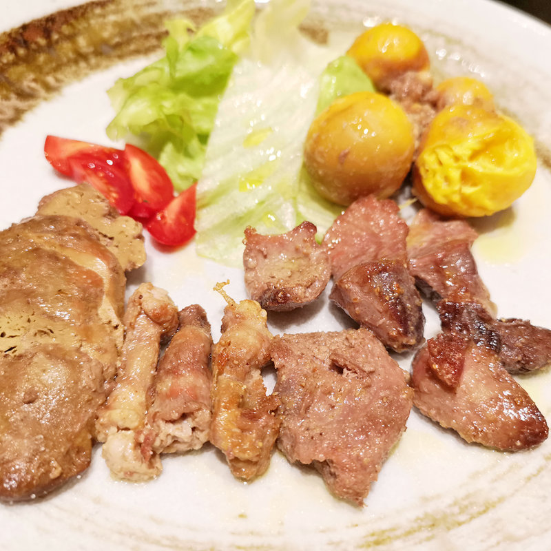 比内地鶏のもつ焼き(秋田 眞壁屋 Esola池袋店)