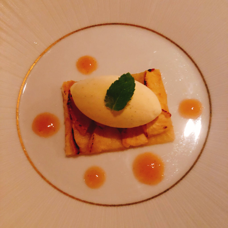 アップルパイ シードルとメープルシロップのソース(カフェ カリフォルニア )