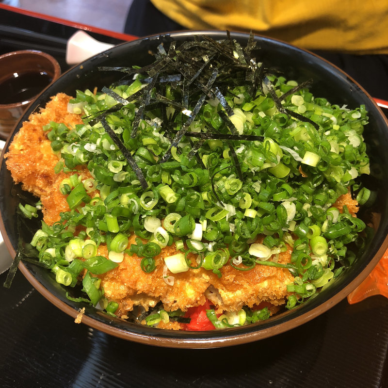 ネギカツ丼(とんかつママン)