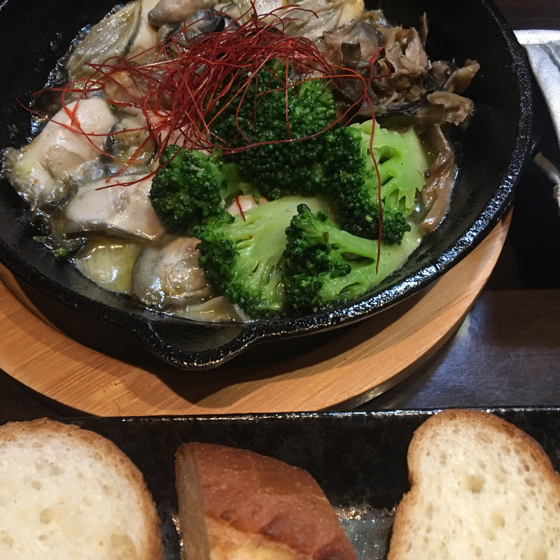 カキのアヒージョ(飯屋 だゑん 〜拿縁〜)