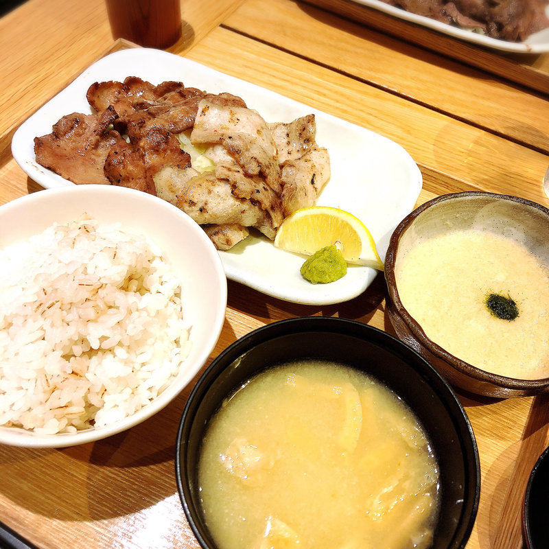 合わせ炙り焼き定食 とろろ付き(有楽町うまやの楽屋)