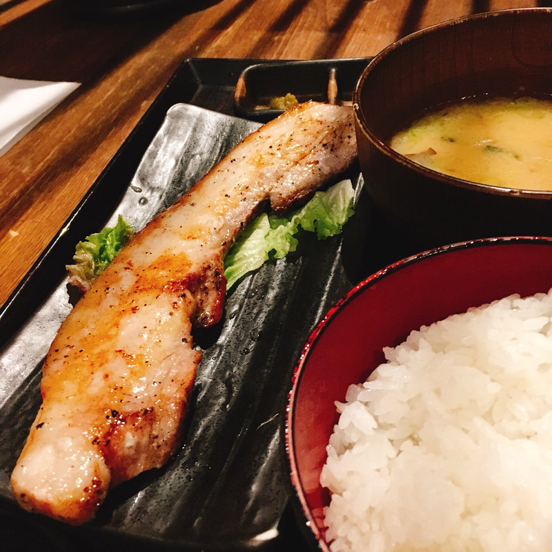 炙り旨みベーコン定食(越後屋 亀丸)