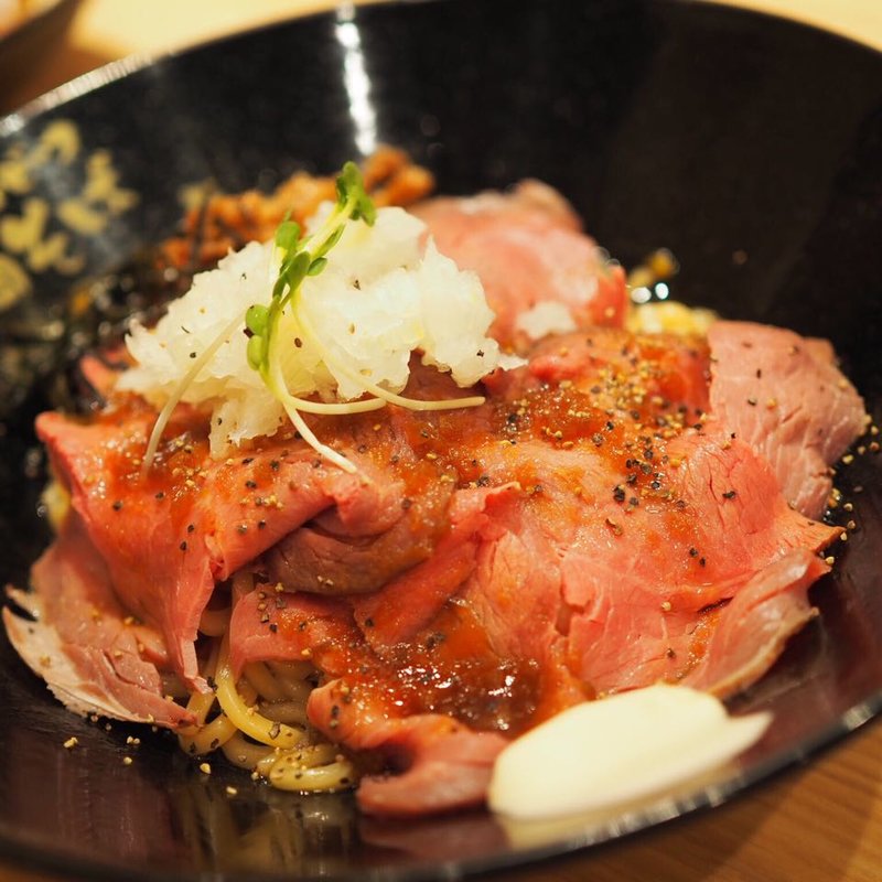 ローストビーフ油そば(シングルミート 80g)(ローストビーフ油そば ビースト )