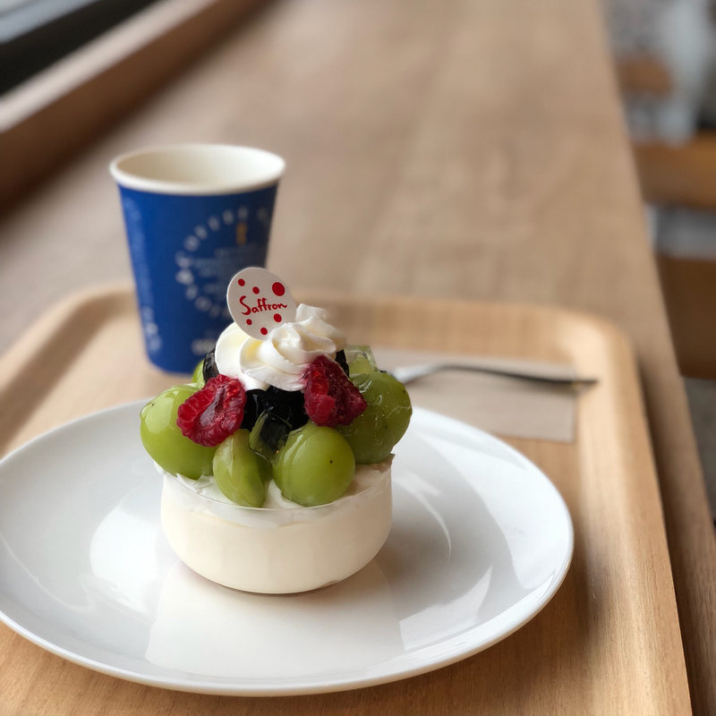 シャインマスカットレアチーズケーキ(サフラン丘の上　西平井店)