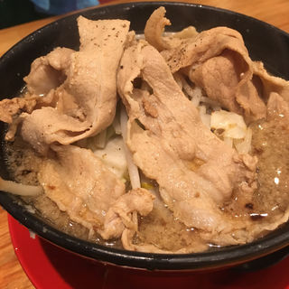 ド根性の醤油 肉盛り(男のらぁめん 神戸ちぇりー亭 明石魚住店)