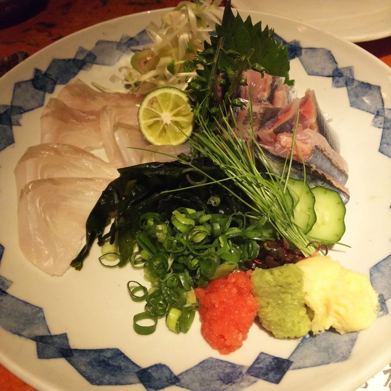 平目刺身と秋刀魚刺身(竹蔵  川越西口本店)