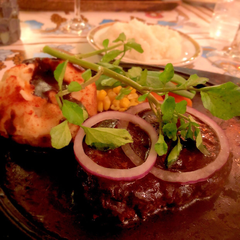 ハンバーグ(200g)(レストラン　ボルドー )