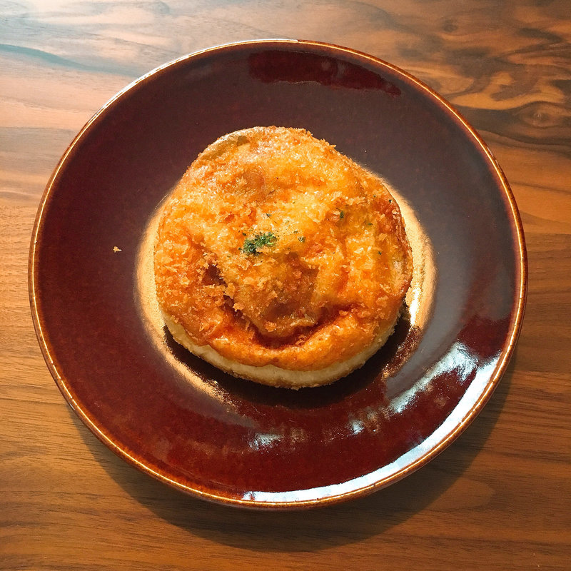 カレーパン(魚肉ソーセージ)(ベーカリーとよしま 豊島製パン所)