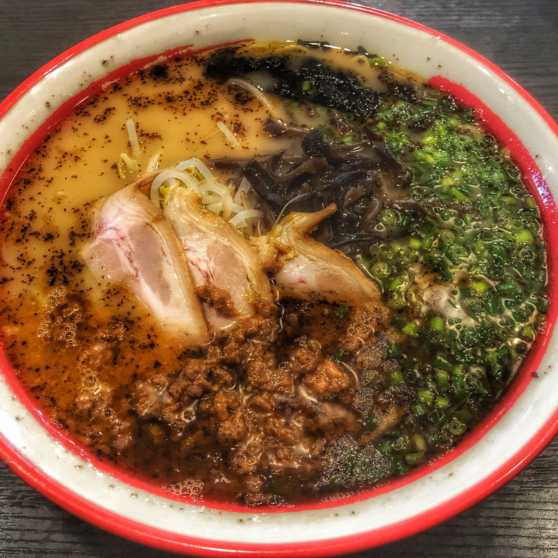 旨辛そぼろ入りラーメン（大盛）(黒亭 （こくてい）)