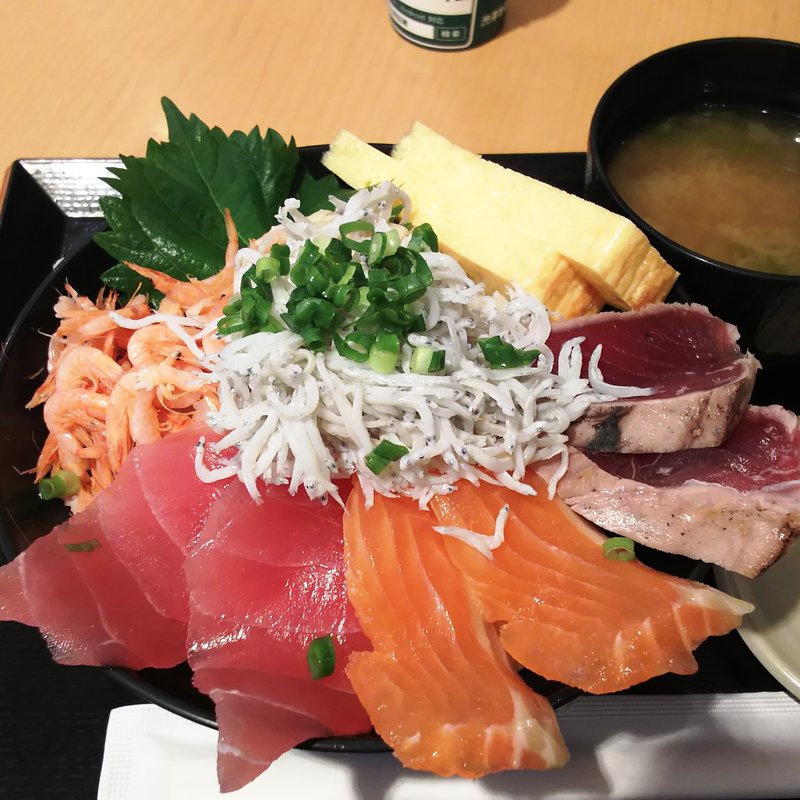 駿河丼(沼津港海鮮食堂 サマサ水産)