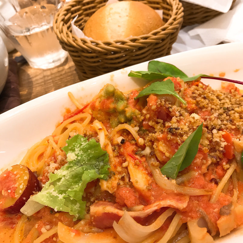 スモークベーコンとごろごろ野菜のトマトクリームソースパスタ(アフタヌーンティー・ティールーム アトレ上野店 )