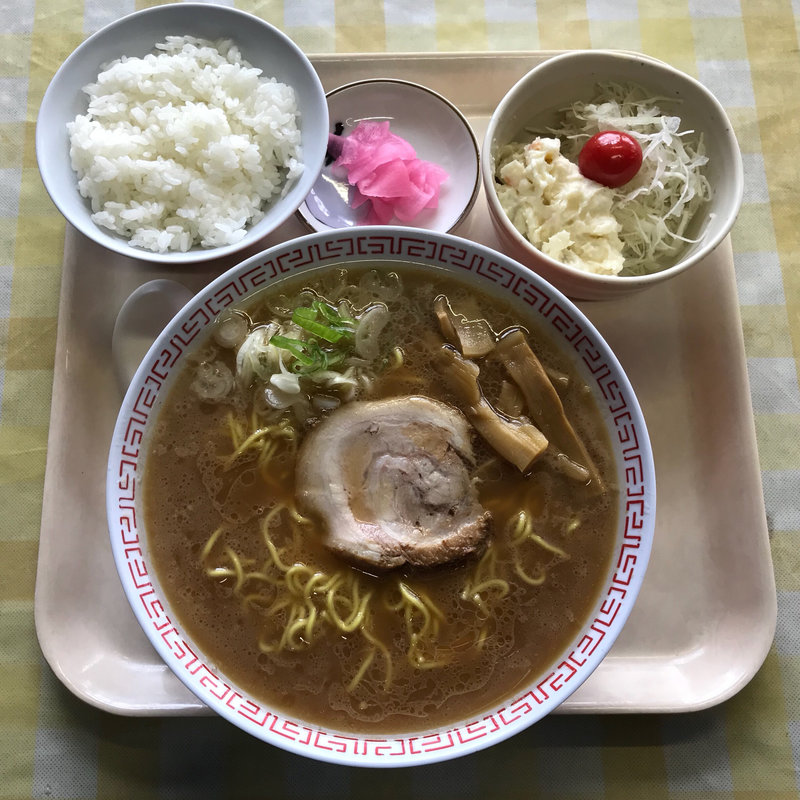 ラーメン定食(つかもと食堂)
