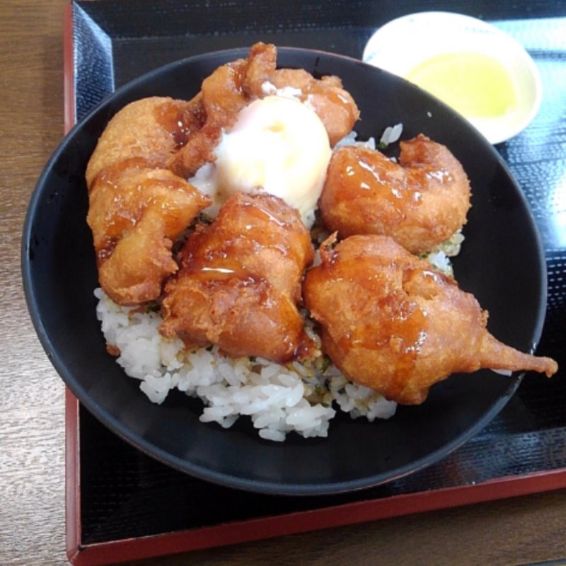 どんこ唐揚げ丼(善助屋食堂)