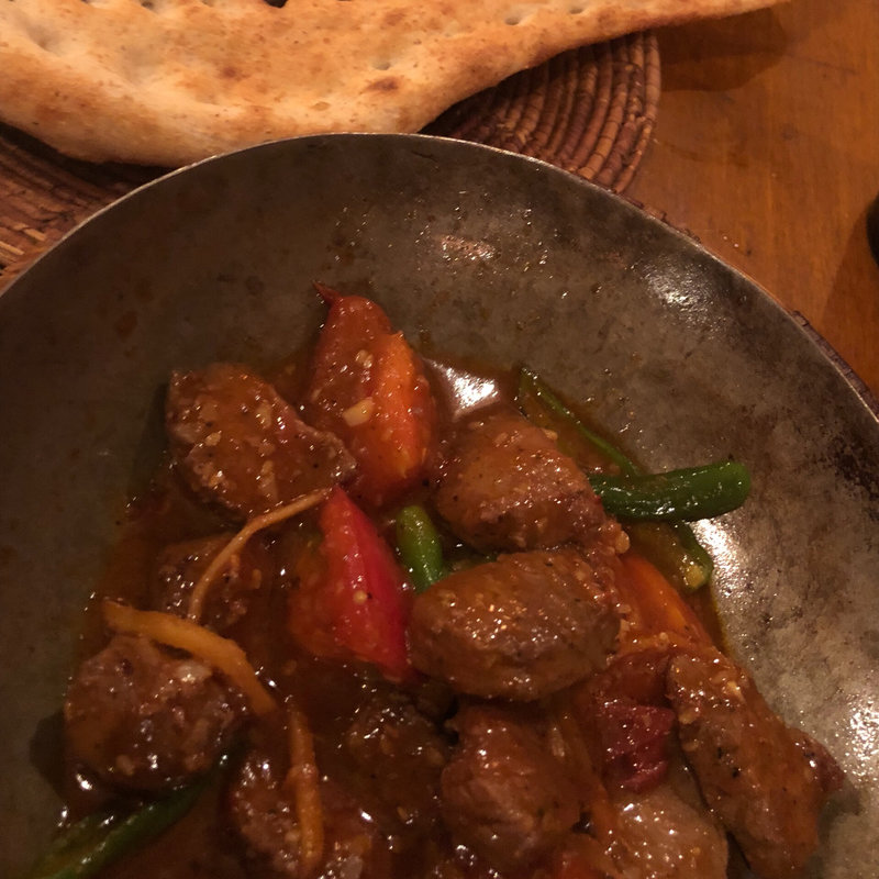 カラフィ羊とナン(パオ・キャラヴァンサライ)