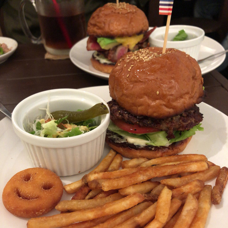 アボカドチーズバーガー(バーガーズカフェ ビーチストーリー)