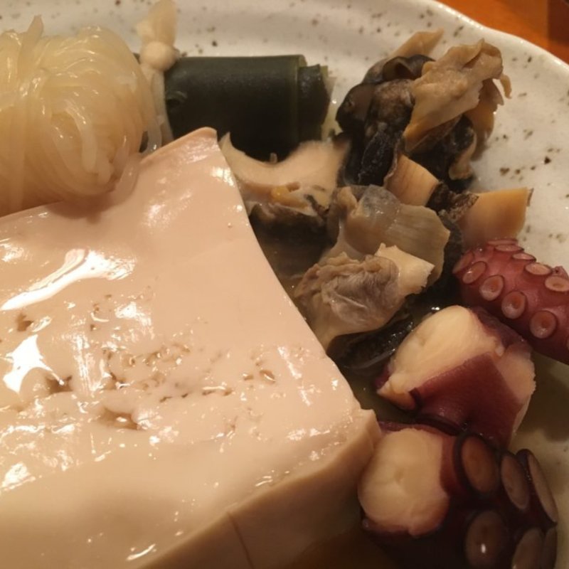 しらたき・昆布・貝・たこ・豆腐(桃若)