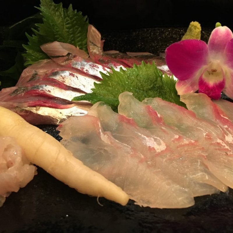 アジとヒラメの刺身(波菜舎)