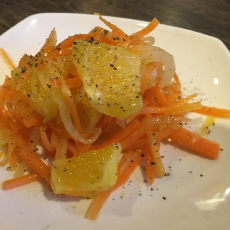 にんじんとオレンジのサラダ(KNOTS（ノッツ）)