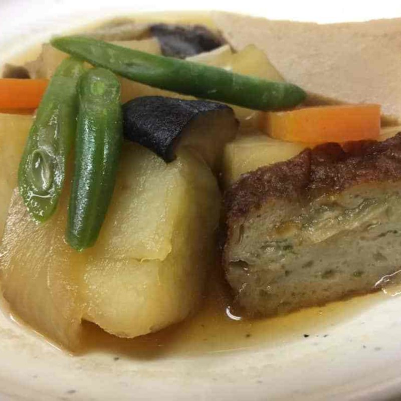 すり身とジャガイモの煮付け(あじ盛食堂 )