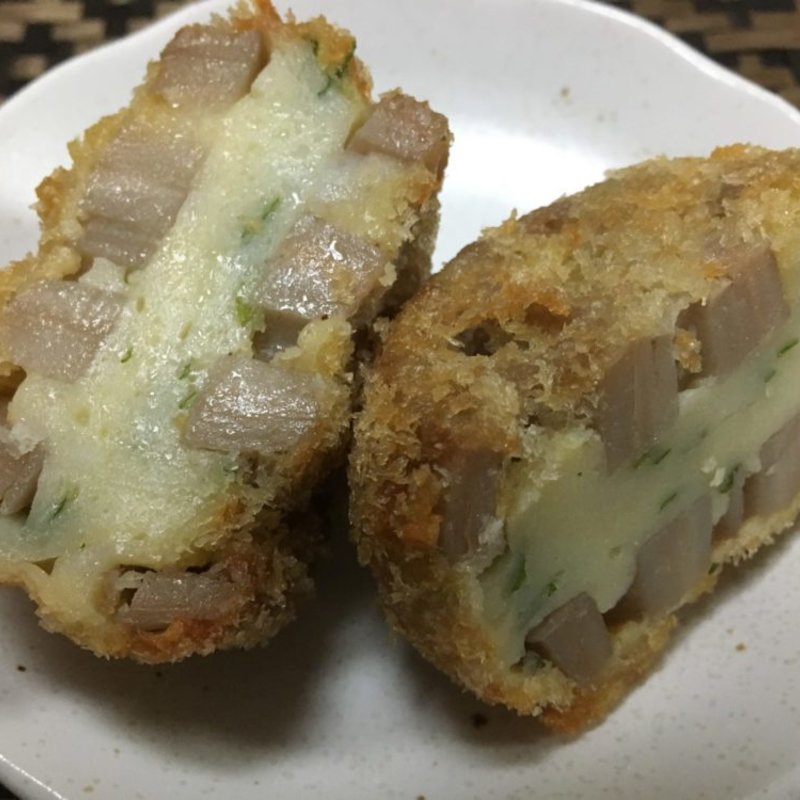 すり身をレンコンで挟んだコロッケ(深田総菜)