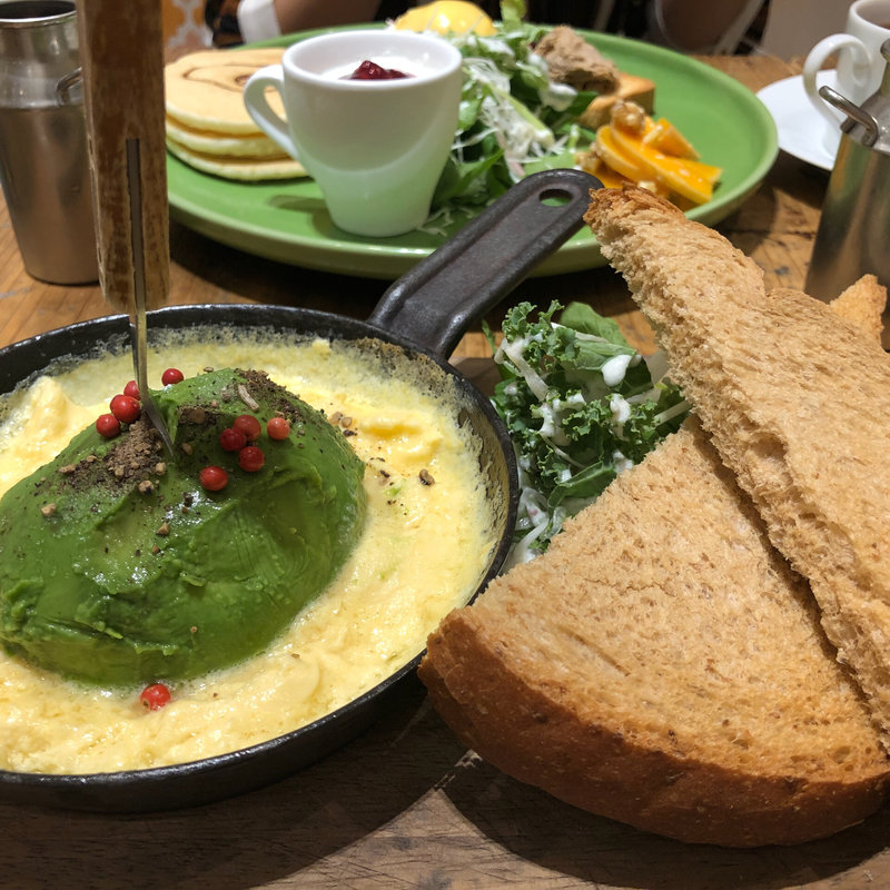 Avocado Toast アボカドトースト(エッグセレント)