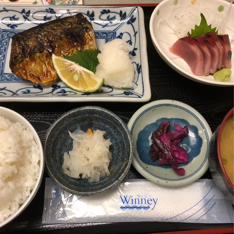 鯖の塩焼き定食（刺身付き）(御食事処 福魚)