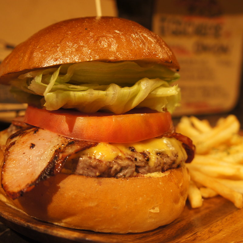 ベーコンチーズバーガー(グッド マンチーズ （GOOD MUNCHIES）)